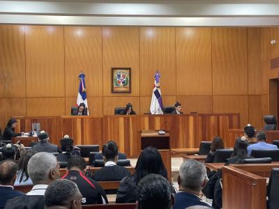 Aplazan juicio por corrupción a generales, coroneles y otros involucrados; audiencia se pospone a enero