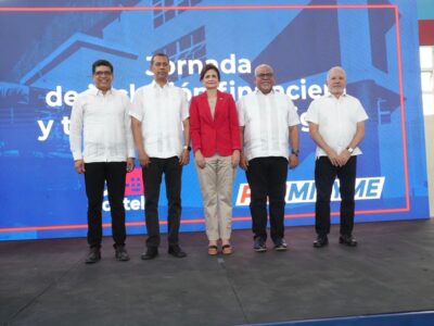 Promipyme e Indotel fortalecen inclusión financiera y digital en Los Mina con créditos y becas