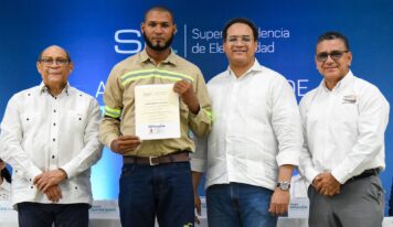 Superintendencia de Electricidad continúa formación de técnicos electricistas a nivel nacional