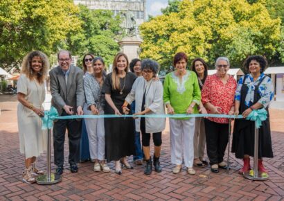 INICIA y la Alcaldía del DN inauguran exhibición del libro “Retrato de Mujer” en el Parque Colón