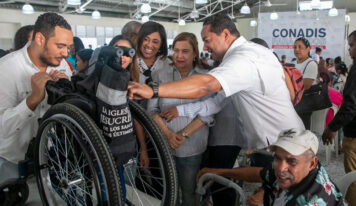 Conadis confirma apoyo navideño a más de 10,600 hogares con personas con discapacidad