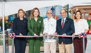 Carolina Mejía entrega el parque Villa Diana, una petición comunitaria de más de 20 años