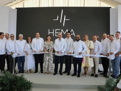 Presidente Abinader inaugura 180 viviendas, un hospital y una escuela en Hato del Yaque, Santiago