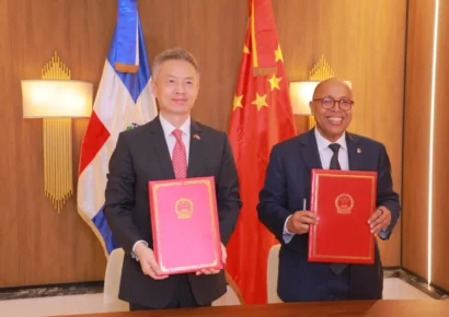 Gobierno chino entrega equipos tecnológicos a la Cámara de Diputados