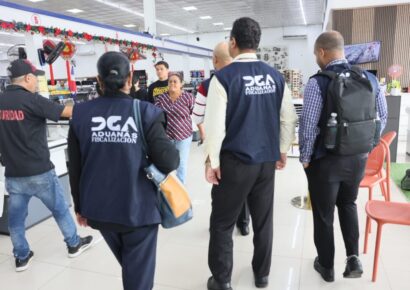 DGA afirma que recuperó RD$1,592 millones tras auditorías a comercios asiáticos en 2025