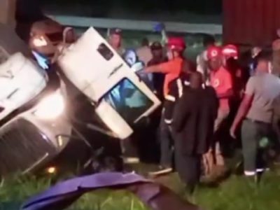 Accidente deja conductor con fractura de fémur tras quedar atrapado en camión en SPM
