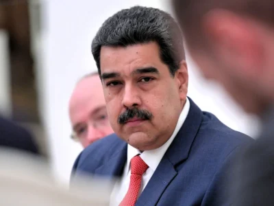 Maduro habría condicionado su salida a conservar US$200 millones, amnistía y exilio seguro, según The Telegraph