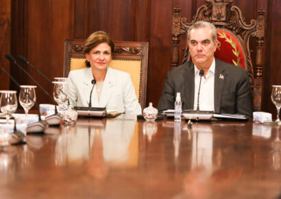 Abinader y Raquel Peña lideran reunión del Consejo de Ministros a puertas cerradas