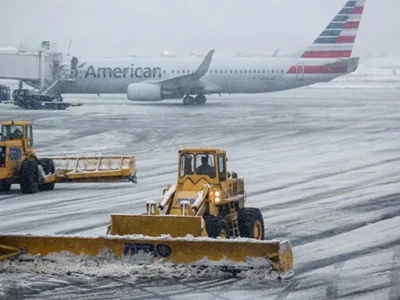 Tormenta de nieve provoca cancelación de más de 1,700 vuelos en el área de Nueva York