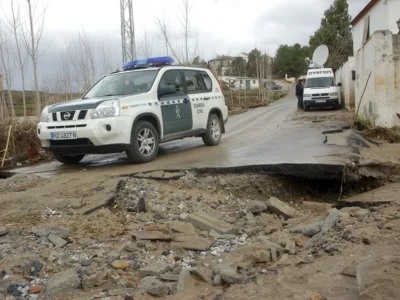 Lluvia, nieve y hielo provocan cortes y retenciones en carreteras de varias regiones de España