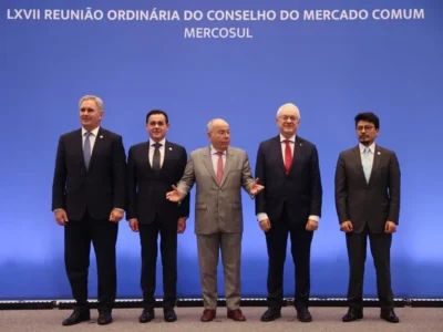 UE se compromete a firmar acuerdo con Mercosur a inicios de enero