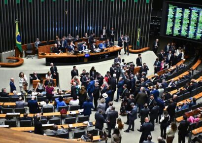 La Cámara de Diputados de Brasil aprueba proyecto para reducir penas del expresidente Jair Bolsonaro por golpismo