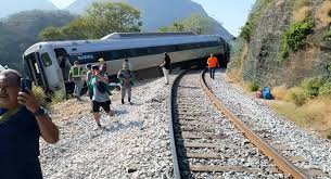 Tragedia ferroviaria en Oaxaca deja al menos 13 fallecidos y casi un centenar de heridos