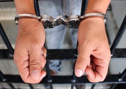 Cuatro hombres arrestados en Santiago por presunta vinculación con red de narcotráfico