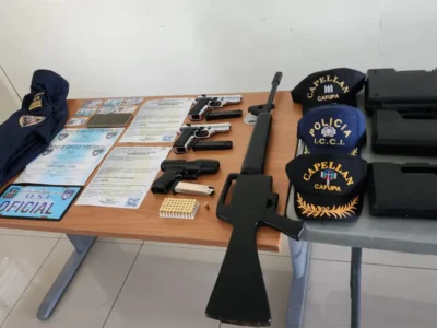 Ocupan armas de fuego y objetos ilícitos durante allanamientos en La Vega y Barahona