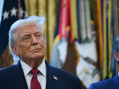 Trump anuncia acuerdos con farmacéuticas para bajar costos de medicamentos en EE. UU.