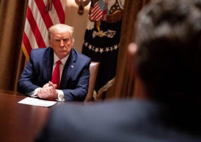 Trump refuerza restricciones de ingreso a Estados Unidos para siete países y la Autoridad Palestina