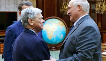 EE.UU. levanta sanciones al potasio de Bielorrusia tras reunión con Lukashenko