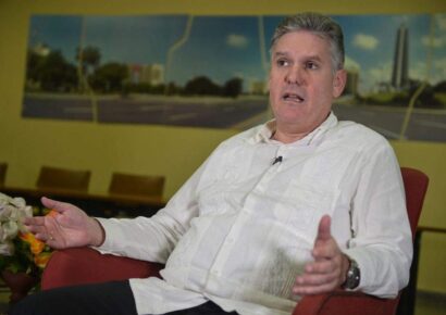 Exministro cubano Alejandro Gil es condenado a cadena perpetua por cargos de espionaje y corrupción