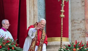 El papa León XIV felicita la Navidad en diez idiomas y llama a la paz mundial
