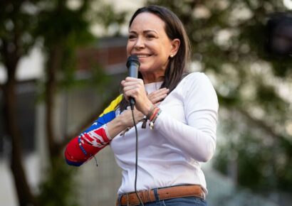 Trump advierte que no estaría contento si arrestan a María Corina Machado