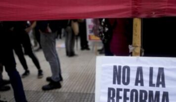Sindicatos de Argentina protestan masivamente en Buenos Aires contra la reforma laboral de Milei