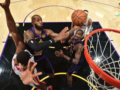 Los Lakers perdieron en el cumpleaños de LeBron y los Celtics frenaron al Jazz