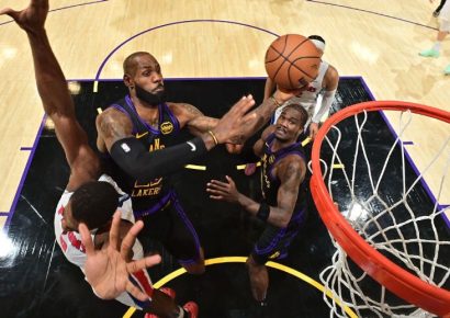 Los Lakers perdieron en el cumpleaños de LeBron y los Celtics frenaron al Jazz