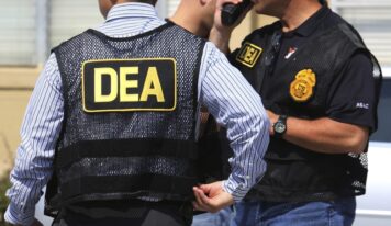 Exagente de la DEA acusado en Nueva York de conspirar para lavar dinero del cartel Jalisco Nueva Generación