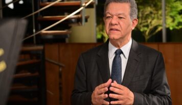 Expresidente Leonel Fernández lamenta la partida del sacerdote Román Jáquez Adames