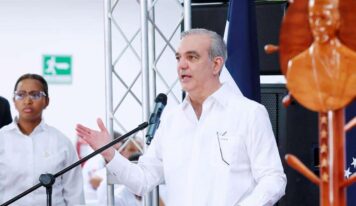 Abinader encabeza almuerzos navideños con miembros de las Fuerzas Armadas