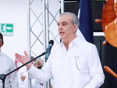 Abinader encabeza almuerzos navideños con miembros de las Fuerzas Armadas