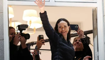 Equipo de rescate estadounidense que sacó a Machado de Venezuela rechaza haber sido contratado por Trump