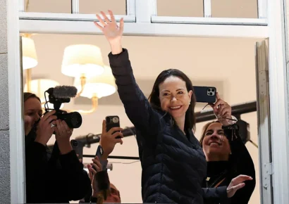 Equipo de rescate estadounidense que sacó a Machado de Venezuela rechaza haber sido contratado por Trump