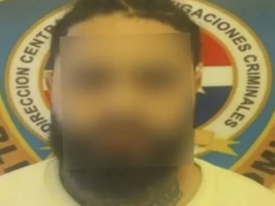 Agentes de la DICRIM en La Vega detienen hombre vinculado a robo agravado y porte ilícito de arma de fuego