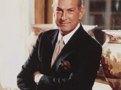 Lucien Campos abre el desfile del 60 aniversario de Óscar de la Renta en la Fortaleza Ozama