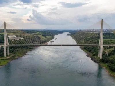 Lula inaugura el Puente de la Integración que une a Brasil y Paraguay