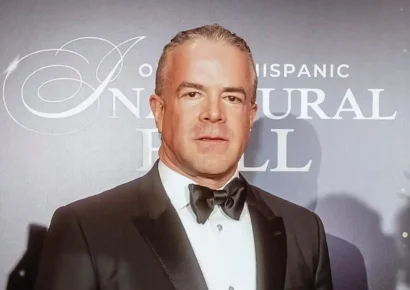 Dictan orden de arresto contra Raúl Rocha, copropietario de Miss Universo, y lo declaran prófugo