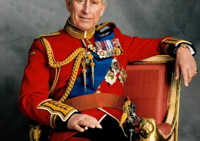 Carlos III anuncia reducción de su tratamiento contra el cáncer tras avances en su salud