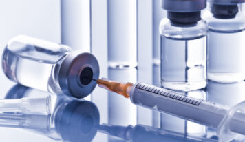 FDA investiga posibles vínculos entre vacunas contra la covid-19 y muertes en EE.UU.