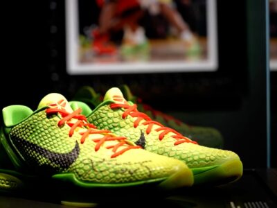 Las legendarias zapatillas “Grinch” de Kobe Bryant salen a subasta por 10 millones de dólares
