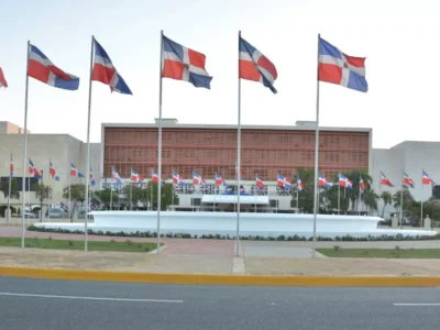 Indexación salarial divide al Congreso: oposición exige cumplimiento de la ley, oficialismo pide cautela