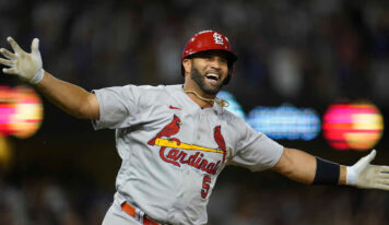 Las Estrellas Orientales informan incorporación de Albert Pujols al equipo