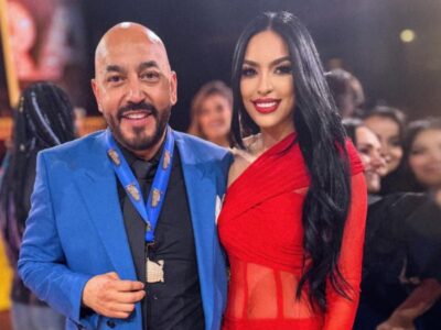 Lupillo Rivera disfruta de Santo Domingo junto a su novia y sorprende cantando en un karaoke