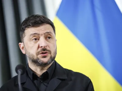 Zelenski presenta plan de paz de 20 puntos y contempla compromiso en el Donbás