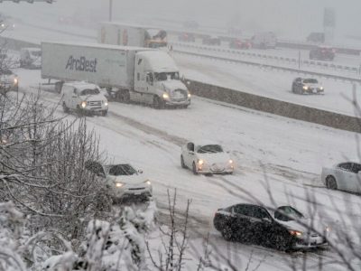 Tormenta invernal deja a más de 700 mil hogares sin electricidad en Estados Unidos