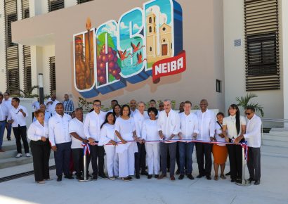 Abinader inaugura el Centro Universitario Regional UASD en Bahoruco, impulsando la educación superior en el sur