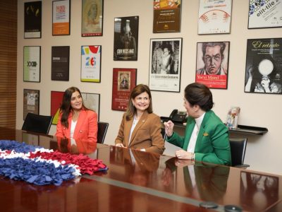 Raquel Peña y Leah Campos resaltan a Santiago como pilar del crecimiento económico nacional