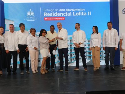 Presidente Abinader entrega 200 apartamentos en Hato Nuevo y transforma la vida de más de 700 personas