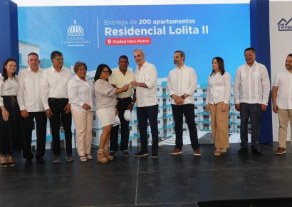 Presidente Abinader entrega 200 apartamentos en Hato Nuevo y transforma la vida de más de 700 personas